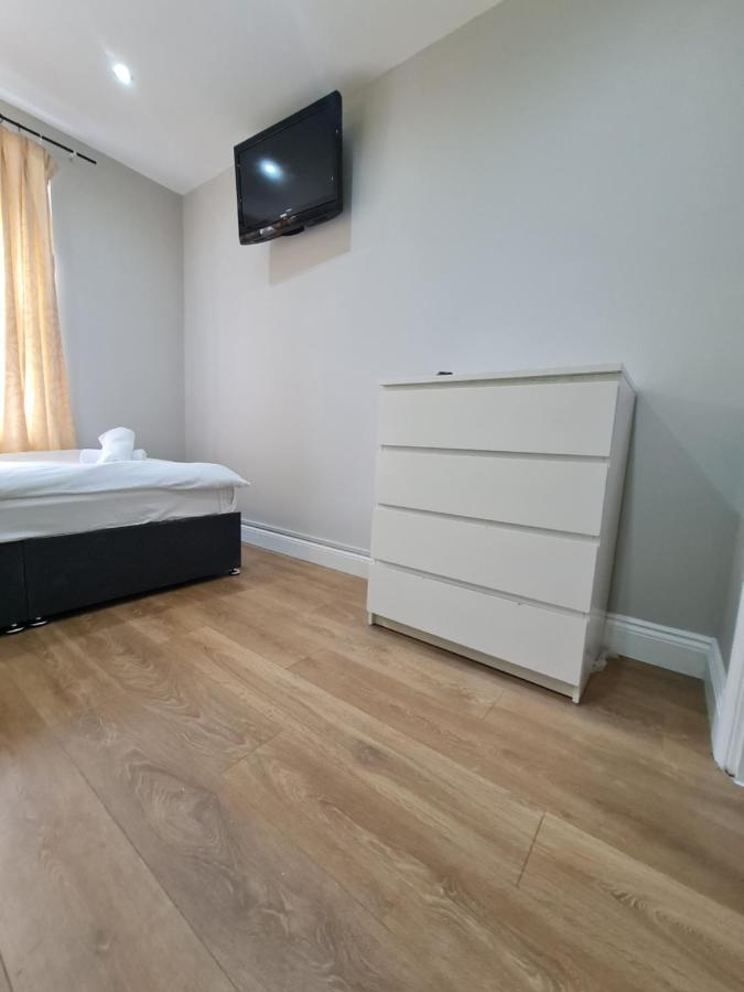 Lovely En-Suite Bedroom R7 London Ngoại thất bức ảnh